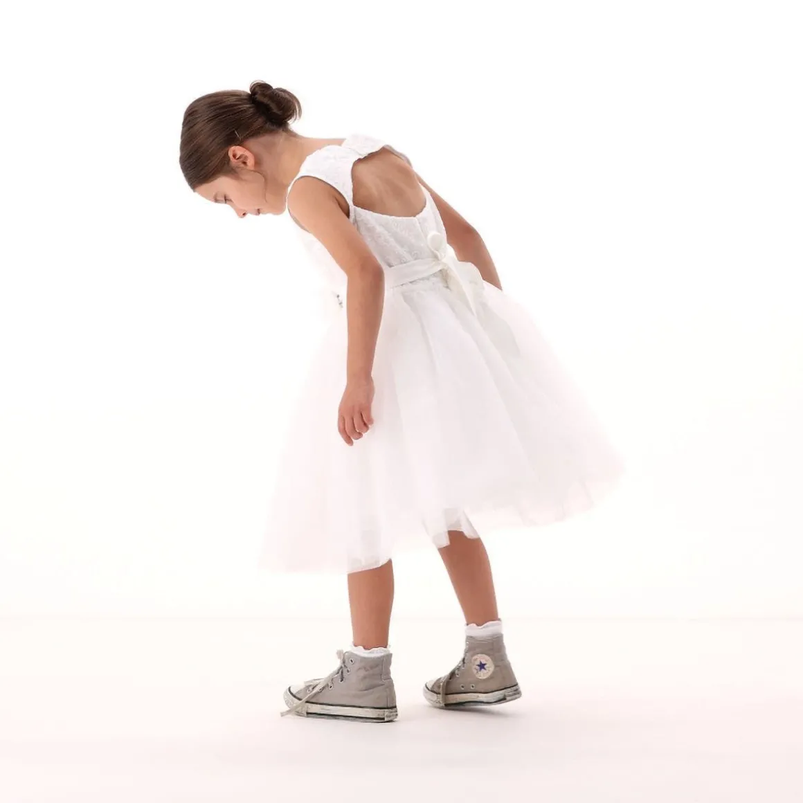 Abito in tulle ricamato per bambina