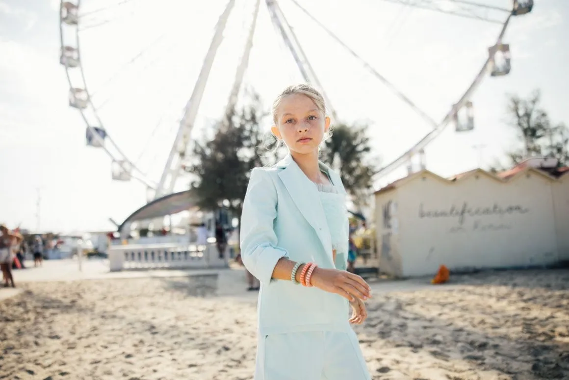 Blazer gessato per bambina