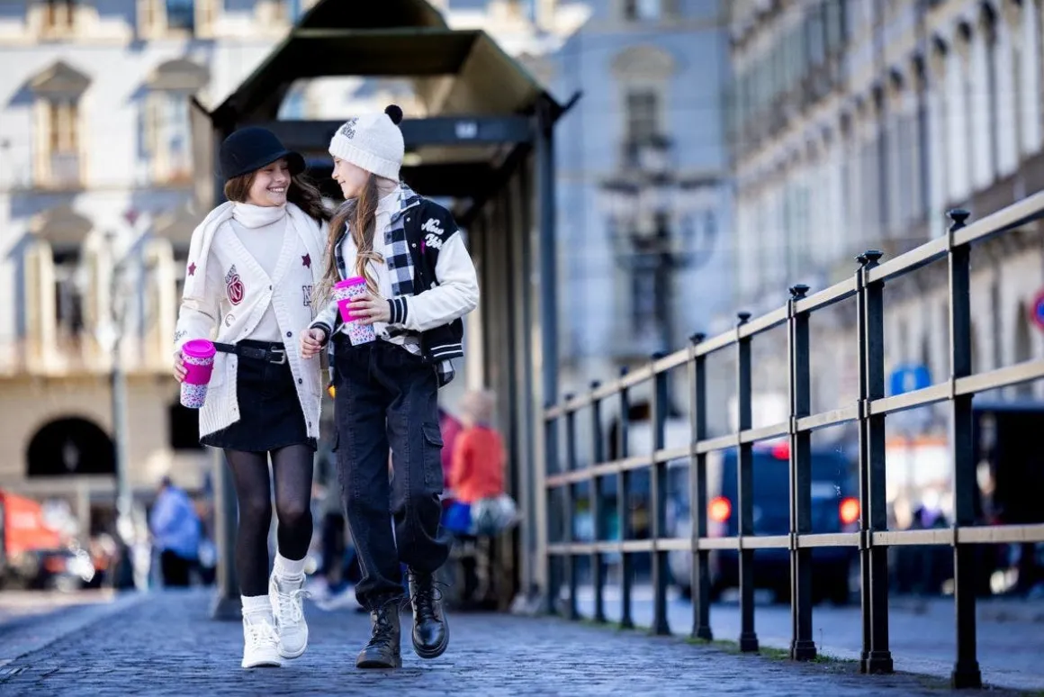 Cardigan con patch per ragazza