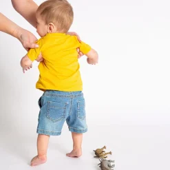 Completino da bambino con pantaloncino rigato