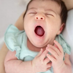 Completino maglia e coulotte in cotone biologico bambina