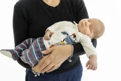 Completo newborn con piede per bambino