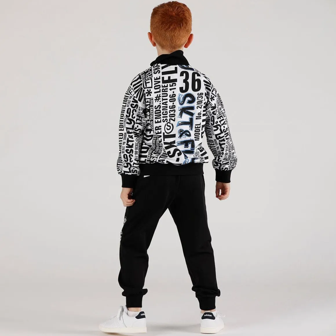 Maglia con scritte da bambino