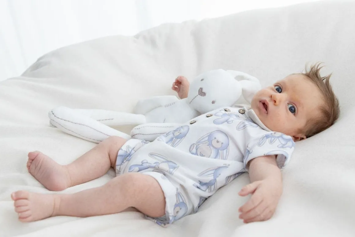 Pagliaccetto con coniglietti per neonato