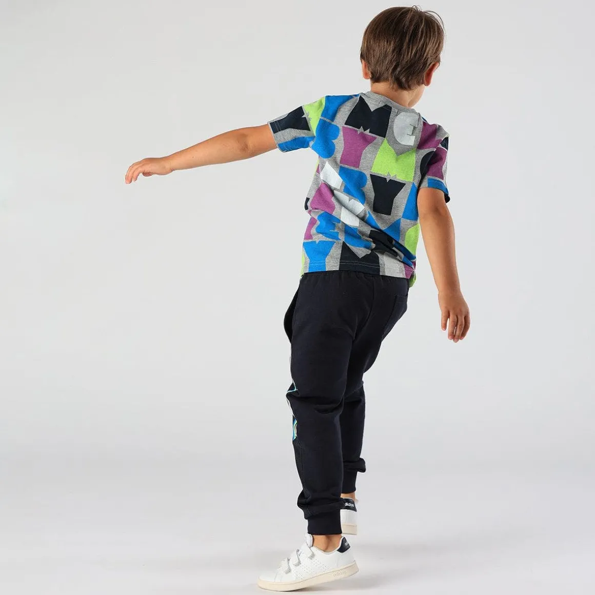 Pantalone da bambino in felpa con bande stampate
