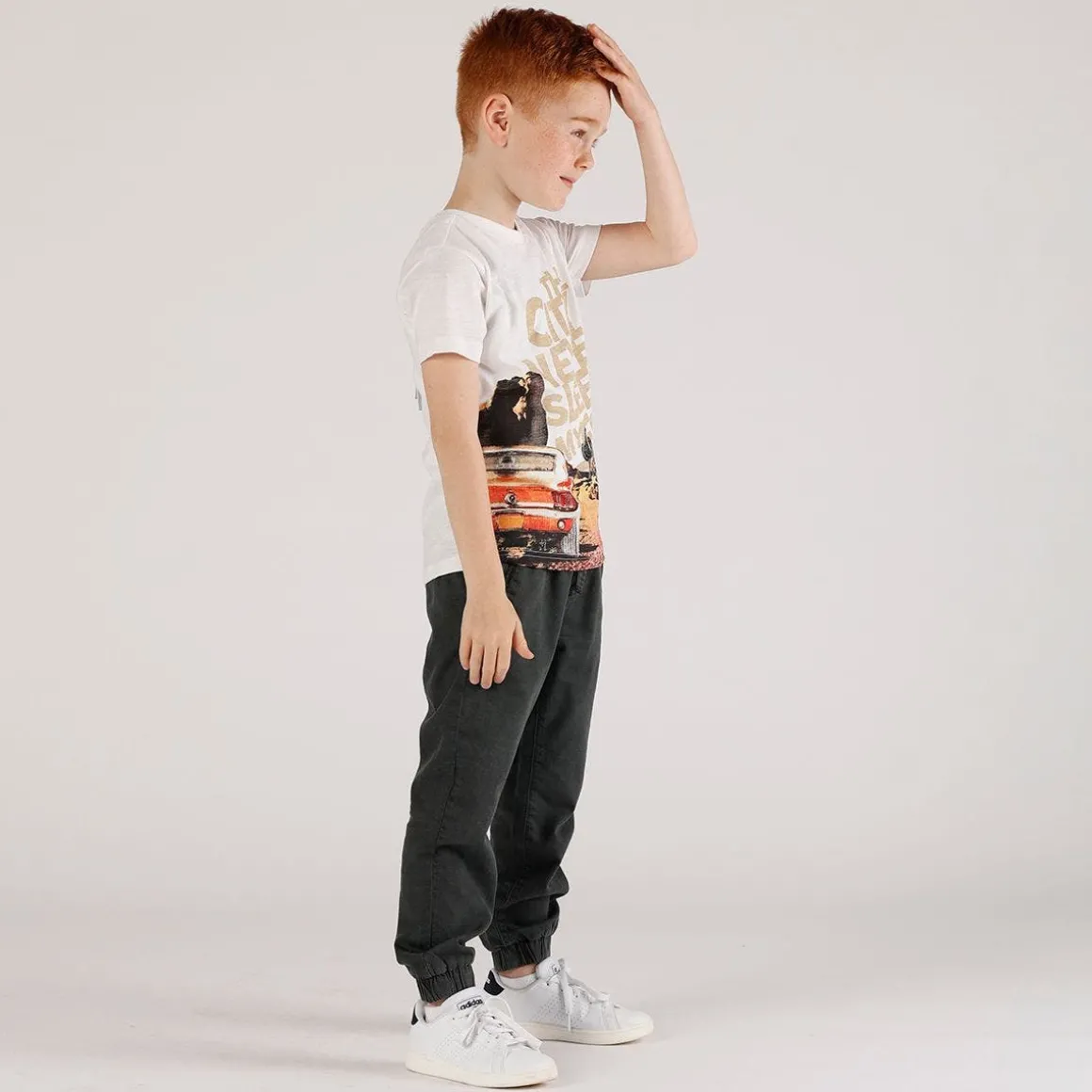 Pantalone in gabardina leggera con tasconi bambino