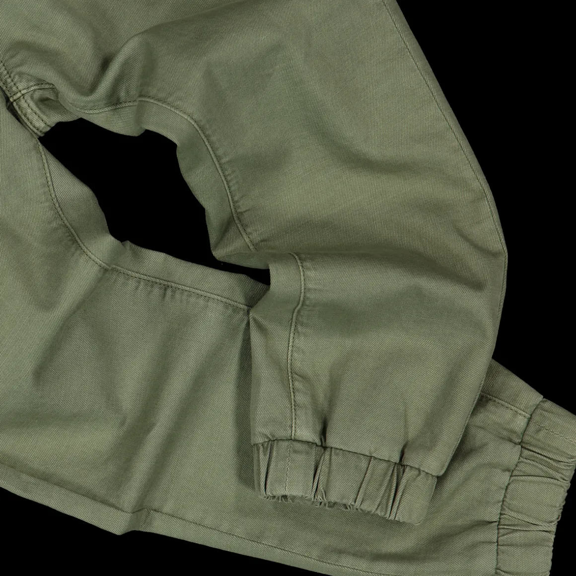 Pantalone in gabardina leggera con tasconi bambino