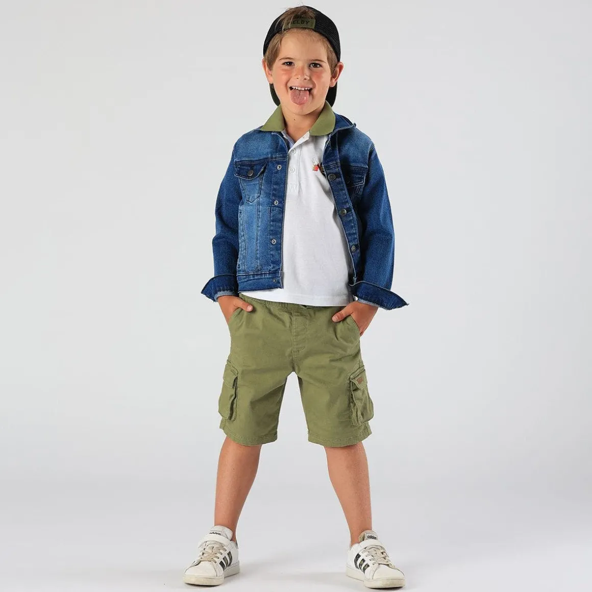 Polo da bambino in piquet con stampa sul retro