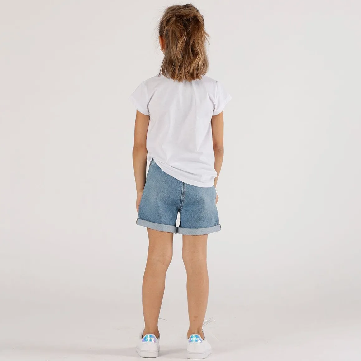 T-shirt con stampa e paillettes da bambina
