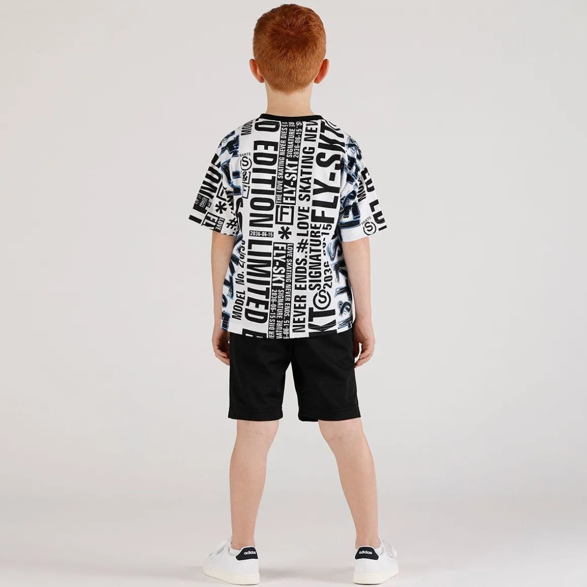 T-shirt con stampa scritte da bambino