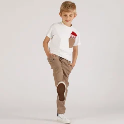 T-shirt con taschini da bambino