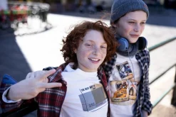 T-shirt con taschino per ragazzo