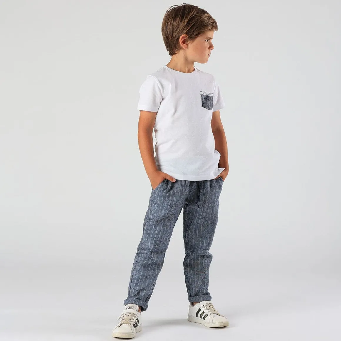 T-shirt elegante da bambino in piquet