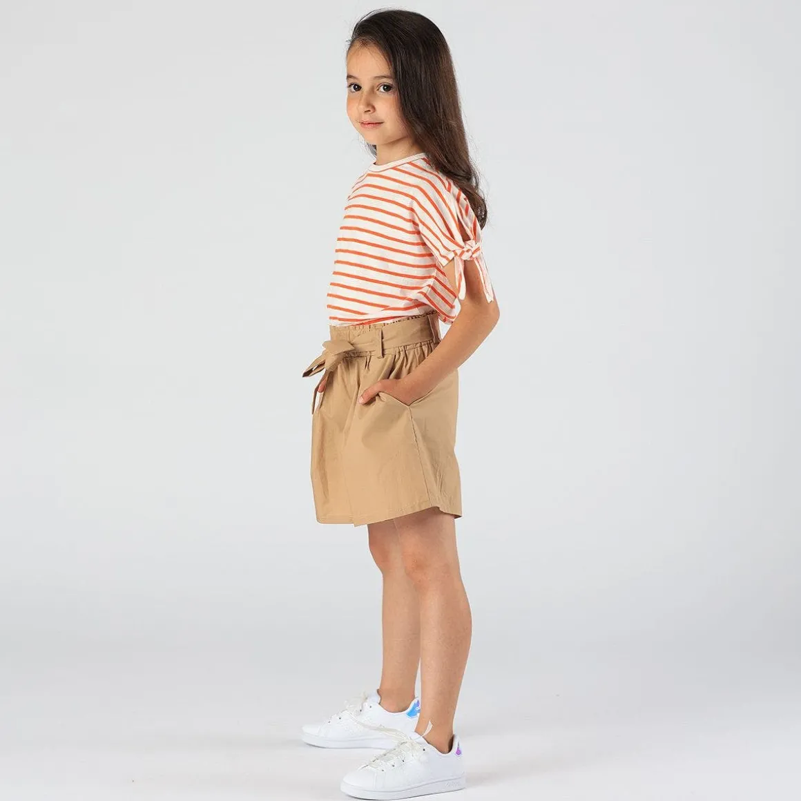 T-shirt rigata da bambina