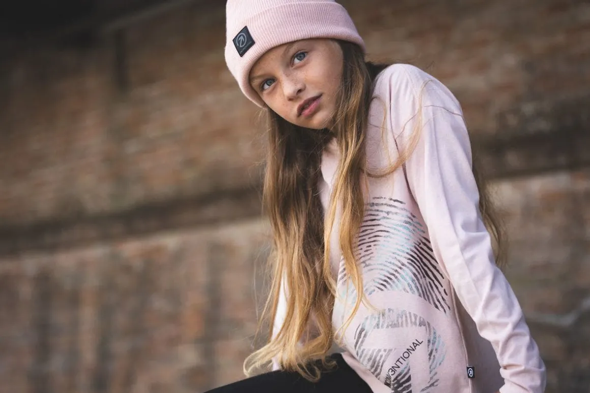 T-shirt unconv3ntional per ragazza