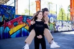 Tuta elegante in tricot per bambina