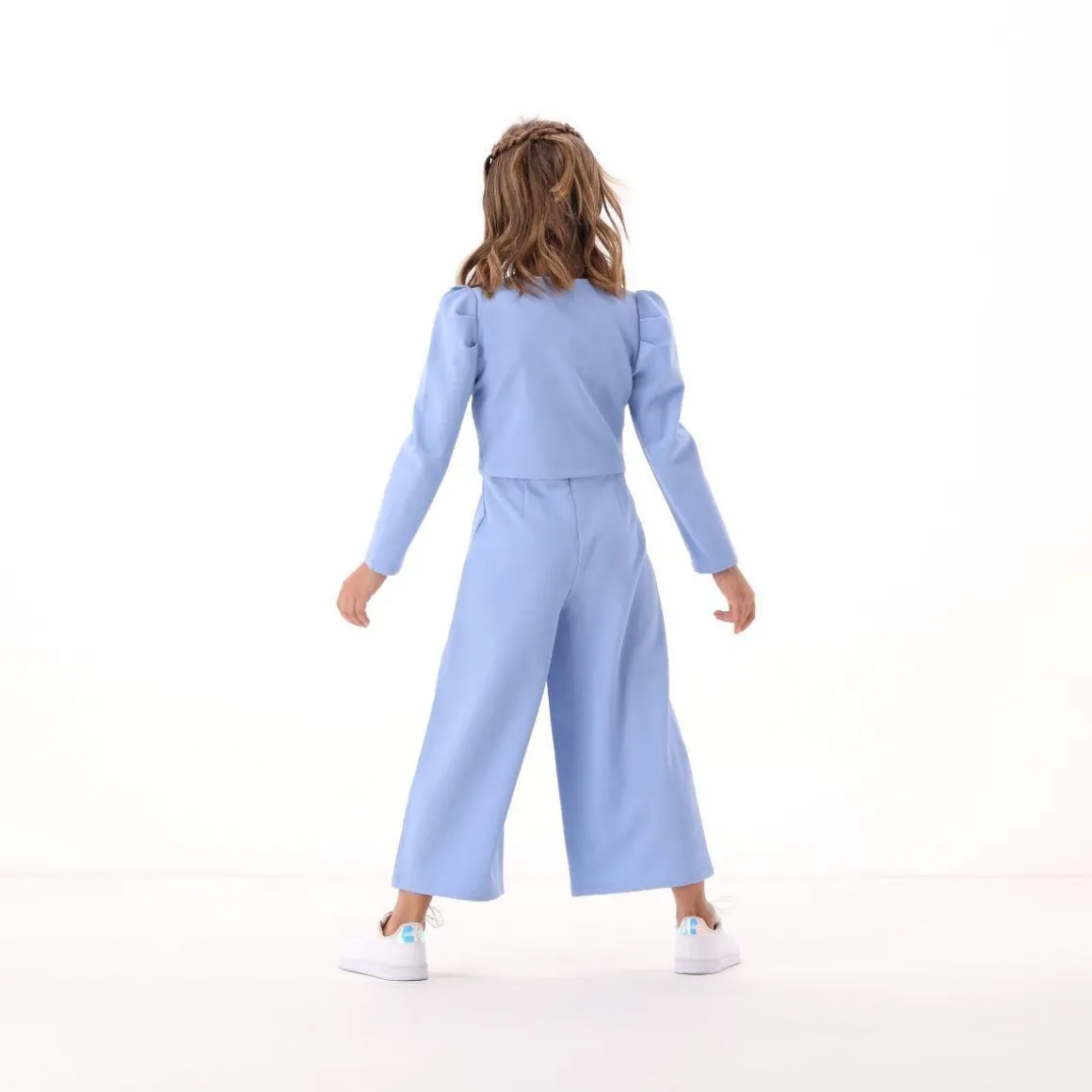 Tuta elegante per ragazza