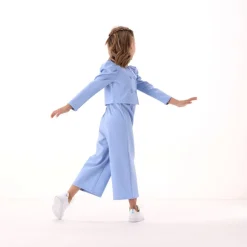 Tuta elegante per ragazza